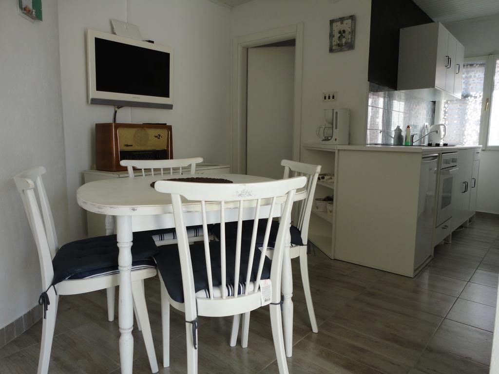 Apartment Rados Nin Exteriör bild