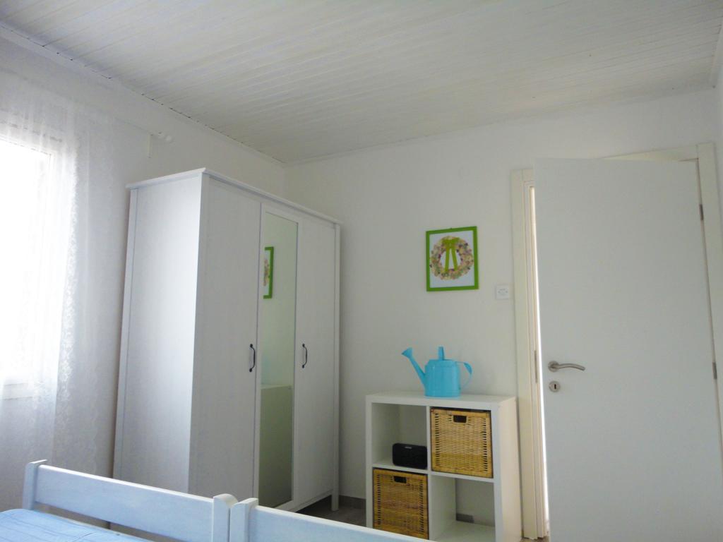 Apartment Rados Nin Exteriör bild